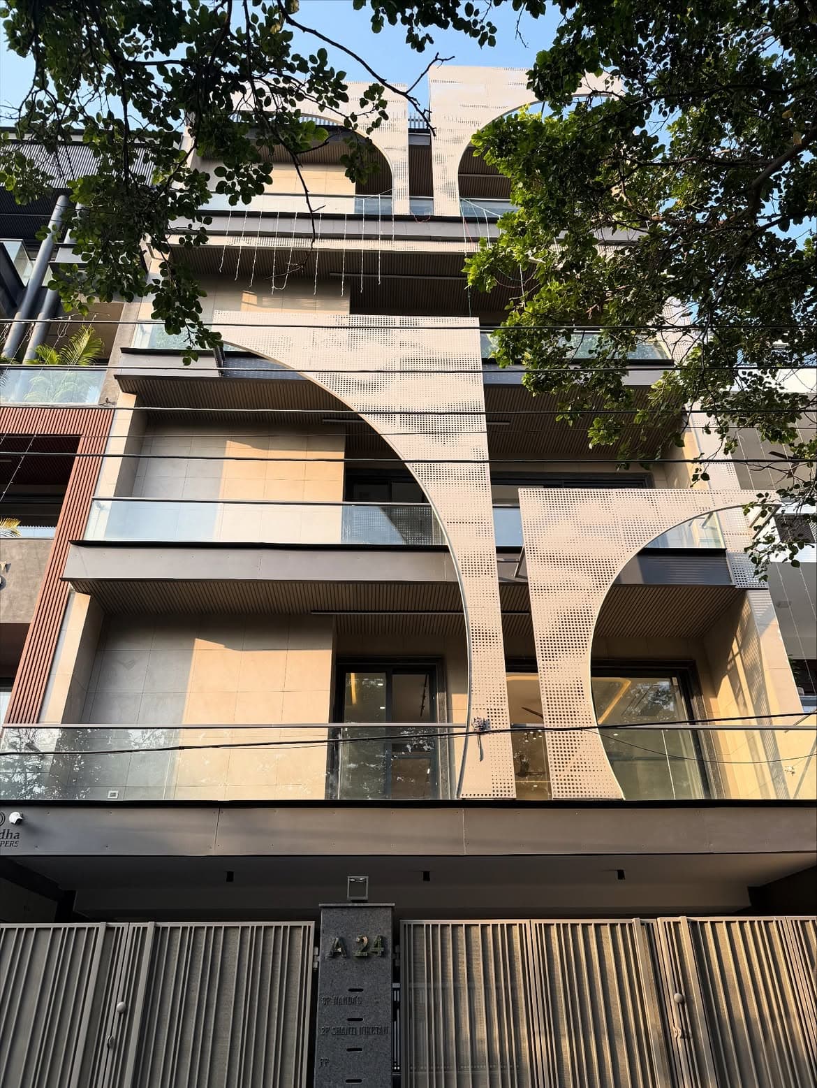Defence Colony — photo 2 of 13